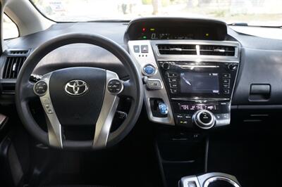 2015 Toyota Prius v Two   - Photo 9 - Pasadena, CA 91107