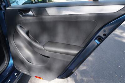 2017 Volkswagen Jetta 1.4T SE   - Photo 16 - Pasadena, CA 91107