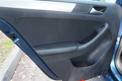 2017 Volkswagen Jetta 1.4T SE   - Photo 14 - Pasadena, CA 91107