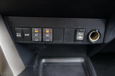 2015 Toyota RAV4 Limited   - Photo 13 - Pasadena, CA 91107