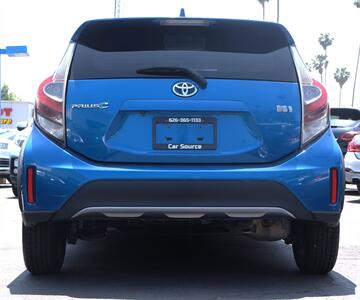 2018 Toyota Prius c TWO   - Photo 5 - Pasadena, CA 91107