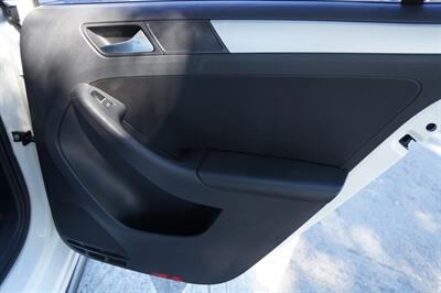 2012 Volkswagen Jetta GLI   - Photo 14 - Pasadena, CA 91107