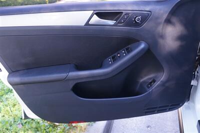 2012 Volkswagen Jetta GLI   - Photo 11 - Pasadena, CA 91107