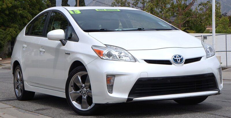 2013 Toyota Prius Three   - Photo 1 - Pasadena, CA 91107