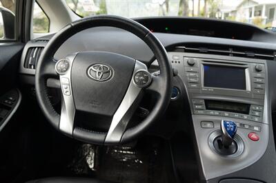 2013 Toyota Prius Three   - Photo 8 - Pasadena, CA 91107