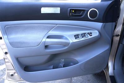 2006 Toyota Tacoma PreRunner V6   - Photo 11 - Pasadena, CA 91107