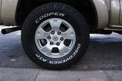 2006 Toyota Tacoma PreRunner V6   - Photo 15 - Pasadena, CA 91107