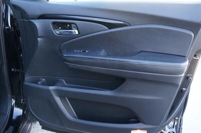 2019 Honda Pilot Touring w/Rear Captain's   - Photo 20 - Pasadena, CA 91107