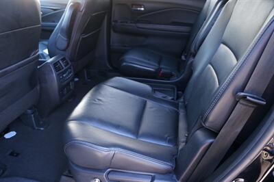 2019 Honda Pilot Touring w/Rear Captain's   - Photo 10 - Pasadena, CA 91107