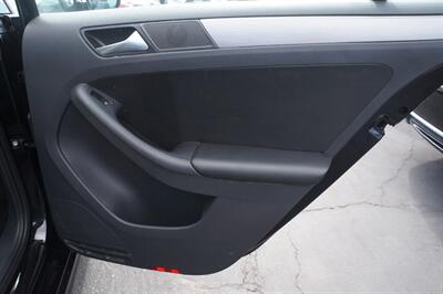 2016 Volkswagen Jetta 1.8T Sport   - Photo 17 - Pasadena, CA 91107
