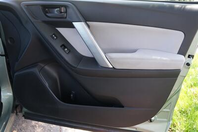 2015 Subaru Forester 2.5i   - Photo 15 - Pasadena, CA 91107