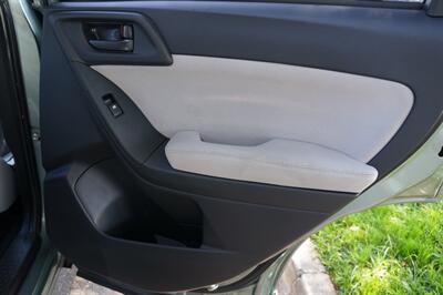 2015 Subaru Forester 2.5i   - Photo 16 - Pasadena, CA 91107