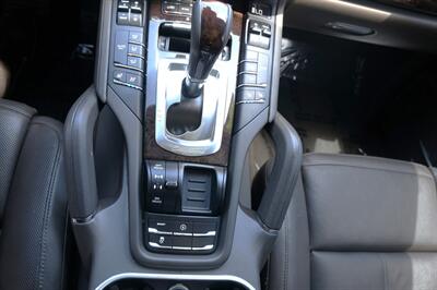2016 Porsche Cayenne   - Photo 17 - Pasadena, CA 91107