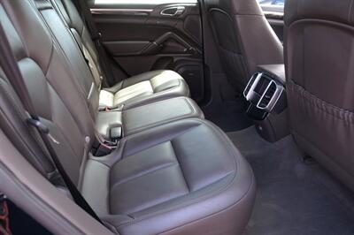 2016 Porsche Cayenne   - Photo 11 - Pasadena, CA 91107