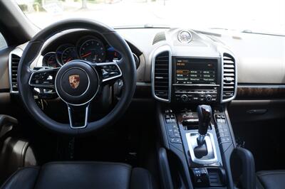 2016 Porsche Cayenne   - Photo 12 - Pasadena, CA 91107