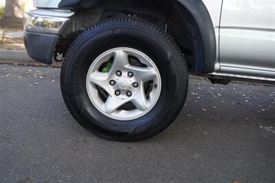 2003 Toyota Tacoma PreRunner V6   - Photo 16 - Pasadena, CA 91107