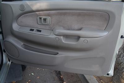 2003 Toyota Tacoma PreRunner V6   - Photo 12 - Pasadena, CA 91107