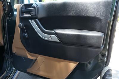 2012 Jeep Wrangler Rubicon   - Photo 17 - Pasadena, CA 91107