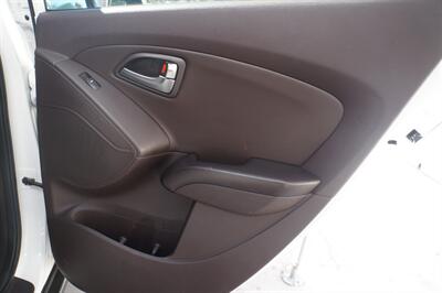 2015 Hyundai TUCSON SE   - Photo 18 - Pasadena, CA 91107
