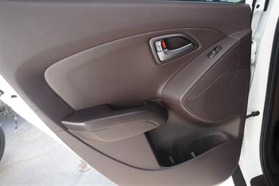 2015 Hyundai TUCSON SE   - Photo 16 - Pasadena, CA 91107