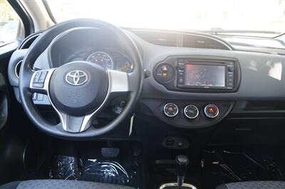 2015 Toyota Yaris 5-Door LE - Photo 11 - Pasadena, CA 91107