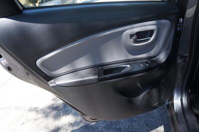 2015 Toyota Yaris 5-Door LE - Photo 14 - Pasadena, CA 91107