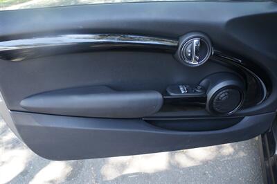 2017 MINI Hardtop 2 Door Cooper S   - Photo 17 - Pasadena, CA 91107