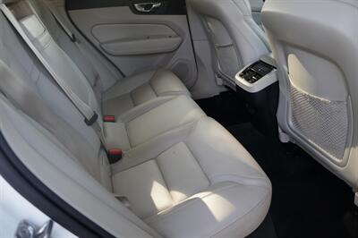 2021 Volvo XC60 T5 Inscription   - Photo 10 - Pasadena, CA 91107