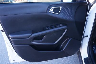 2020 Kia Soul S   - Photo 12 - Pasadena, CA 91107