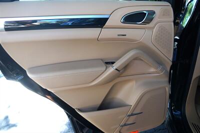 2011 Porsche Cayenne Tiptronic   - Photo 20 - Pasadena, CA 91107
