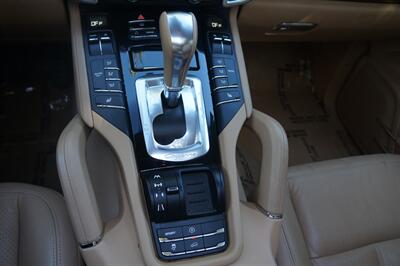 2011 Porsche Cayenne Tiptronic   - Photo 16 - Pasadena, CA 91107