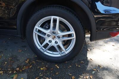 2011 Porsche Cayenne Tiptronic   - Photo 27 - Pasadena, CA 91107