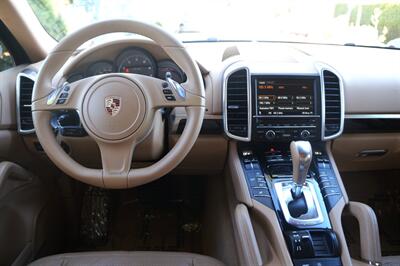 2011 Porsche Cayenne Tiptronic   - Photo 12 - Pasadena, CA 91107