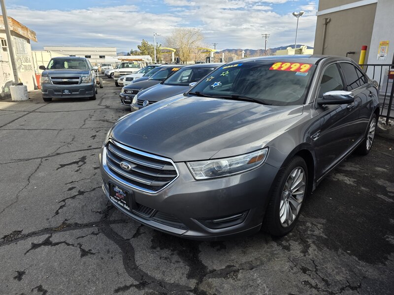 2013 Ford Taurus Limited's photo