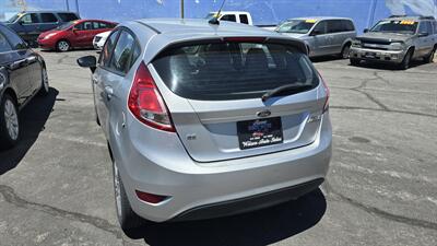 2015 Ford Fiesta SE   - Photo 2 - Reno, NV 89502