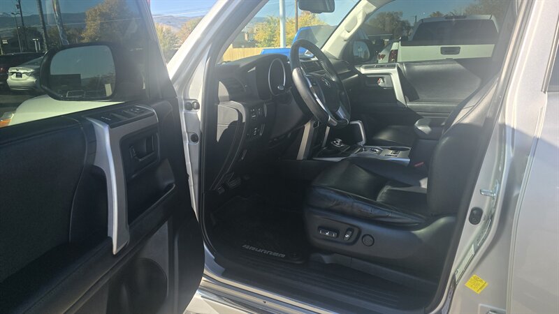 2013 Toyota 4Runner SR5   - Photo 5 - Reno, NV 89502