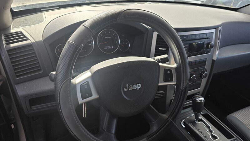 2010 Jeep Grand Cherokee Laredo - Photo 6 - Reno, NV 89502