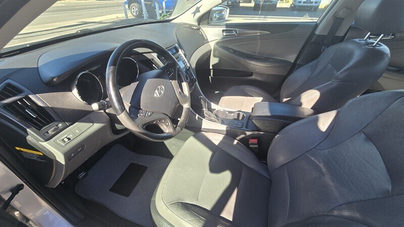 2012 Hyundai SONATA Hybrid - Photo 5 - Reno, NV 89502