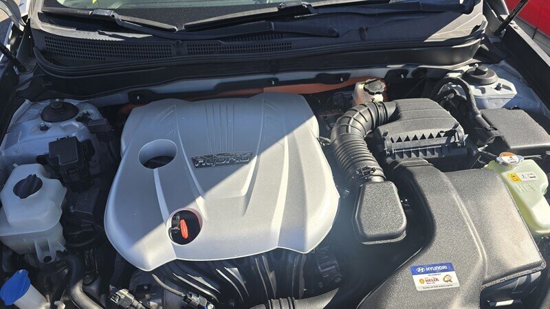 2012 Hyundai SONATA Hybrid - Photo 7 - Reno, NV 89502