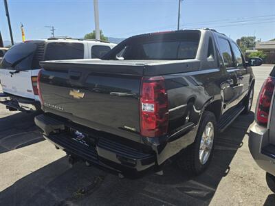 2007 Chevrolet Avalanche LS 1500 LS 1500 4dr Crew Cab   - Photo 3 - Reno, NV 89502