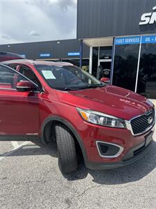 2019 Kia Sorento LX   - Photo 2 - Orlando, FL 32804