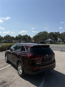 2017 Kia Sorento LX V6   - Photo 2 - Orlando, FL 32804