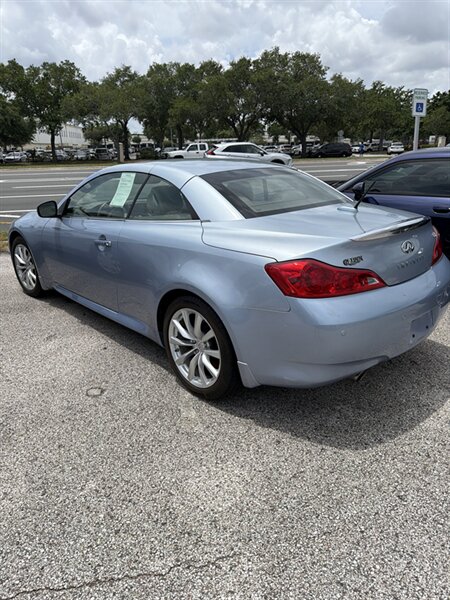 2012 INFINITI G37 Convertible  