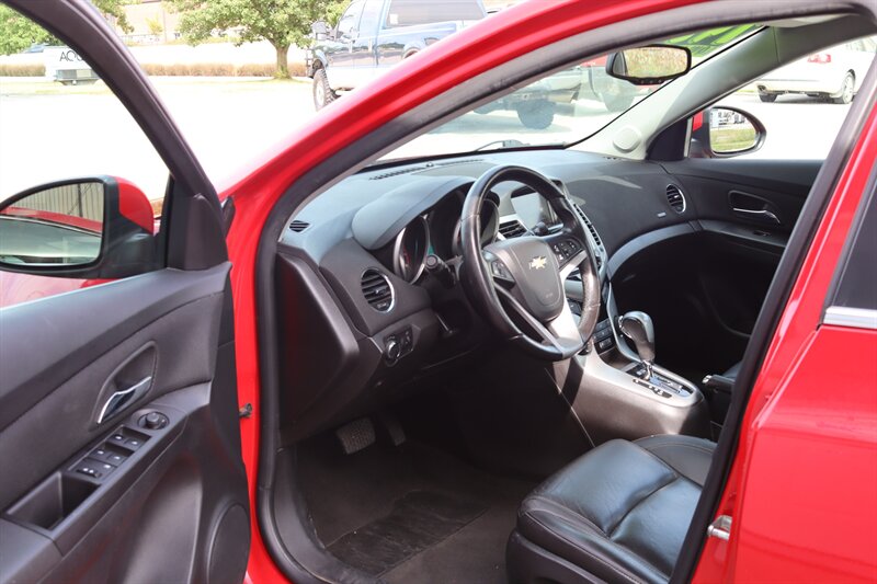 2015 Chevrolet Cruze 2LT Auto - Photo 13 - Lafayette, IN 47904