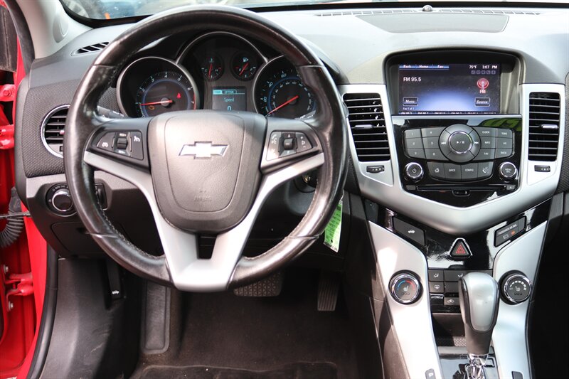 2015 Chevrolet Cruze 2LT Auto - Photo 15 - Lafayette, IN 47904