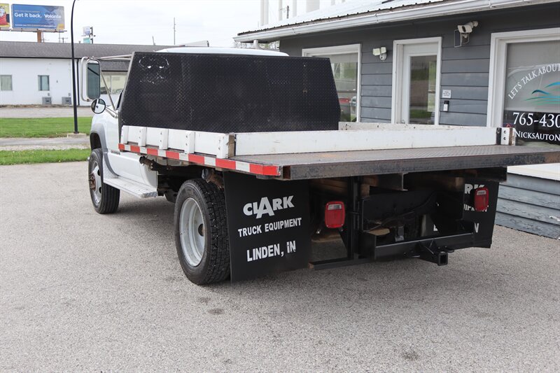 2002 Chevrolet Silverado 3500 HD - Photo 4 - Lafayette, IN 47904