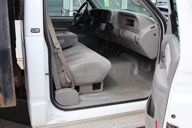 2002 Chevrolet Silverado 3500 HD - Photo 9 - Lafayette, IN 47904