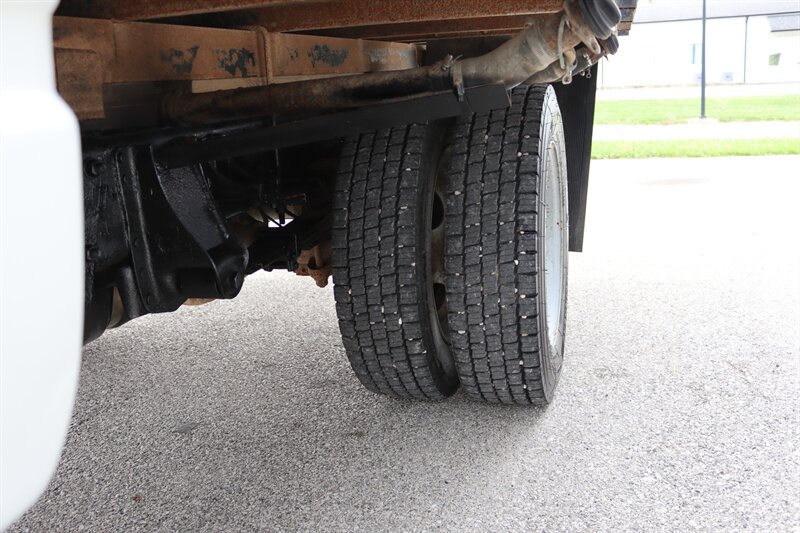 2002 Chevrolet Silverado 3500 HD - Photo 13 - Lafayette, IN 47904