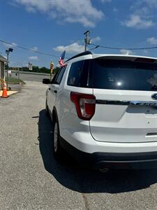2017 Ford Explorer   - Photo 7 - Brandywine, MD 20613