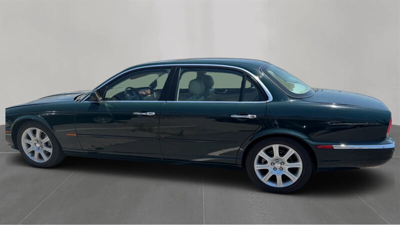 2005 Jaguar XJ XJ8 L's photo
